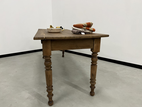 Table de ferme en chêne massif aux pieds tournés, vue 18