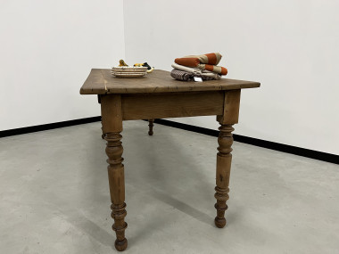 Table de ferme en chêne massif aux pieds tournés, vue 18