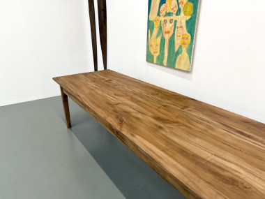 Table XXL en noyer massif aux pieds fuseaux, vue 9