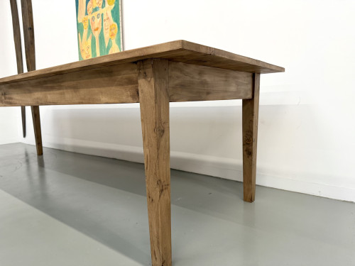 Table XXL en noyer massif aux pieds fuseaux, vue 12