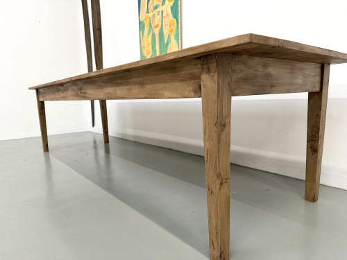 Table XXL en noyer massif aux pieds fuseaux, vue 13