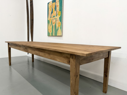 Table XXL en noyer massif aux pieds fuseaux, vue 14