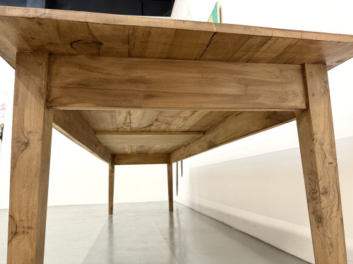 Table XXL en noyer massif aux pieds fuseaux, vue 15