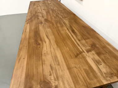Table XXL en noyer massif aux pieds fuseaux, vue 17