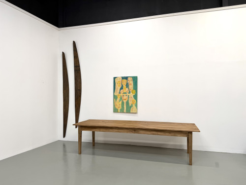Table XXL en noyer massif aux pieds fuseaux, vue 19