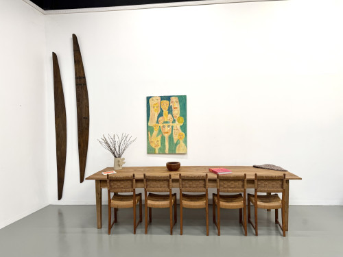 Table XXL en noyer massif aux pieds fuseaux, vue 20