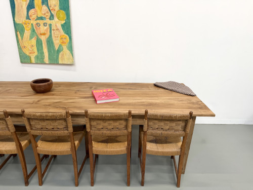 Table XXL en noyer massif aux pieds fuseaux, vue 21
