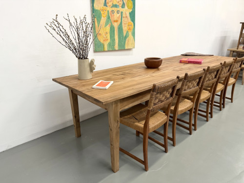 Table XXL en noyer massif aux pieds fuseaux, vue 25