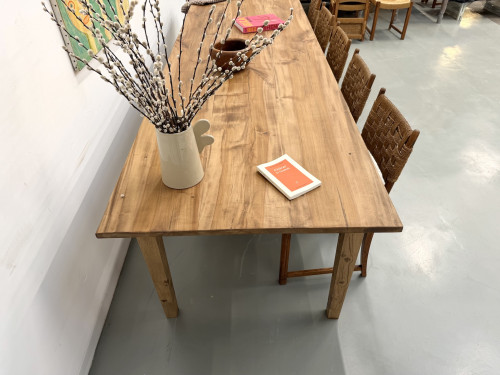 Table XXL en noyer massif aux pieds fuseaux, vue 27