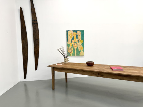 Table XXL en noyer massif aux pieds fuseaux, vue 35