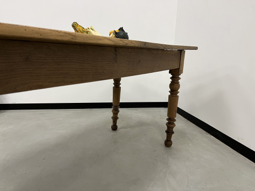 Table de ferme en chêne massif aux pieds tournés, vue 22