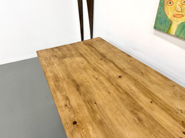Grande table de ferme ancienne aux pieds fuseaux, vue 9