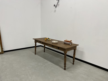 Table de ferme en chêne massif aux pieds tournés, vue 29