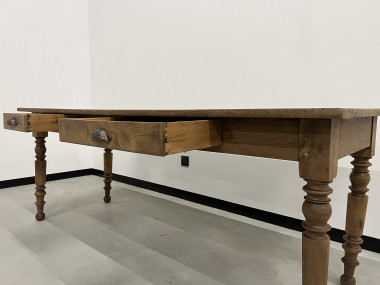 Table de ferme en chêne massif aux pieds tournés, vue 30
