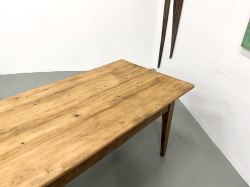 Grande table de ferme ancienne aux pieds fuseaux, vue 30