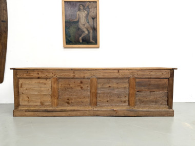 Très grand comptoir de commerce en pin, circa 1920, vue 3