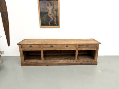 Très grand comptoir de commerce en pin, circa 1920, vue 30