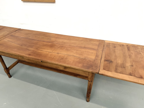 Grande table de ferme à rallonges en merisier massif - Années 1900, vue 5