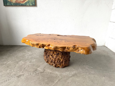 Table basse "forme libre" en orme massif, vue 2