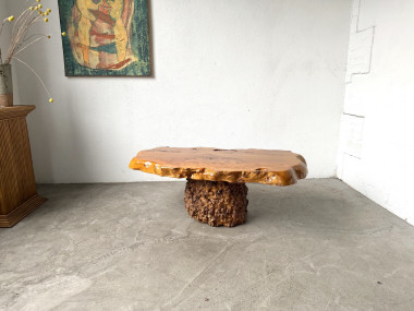 Table basse "forme libre" en orme massif, vue 4