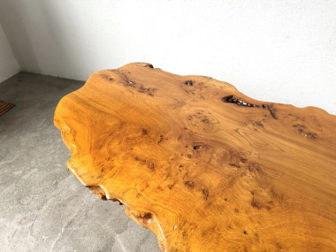 Table basse "forme libre" en orme massif, vue 7