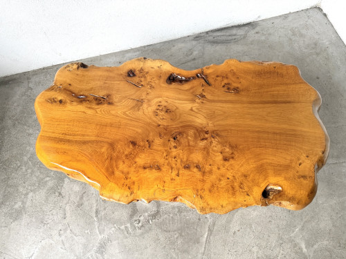 Table basse "forme libre" en orme massif, vue 10