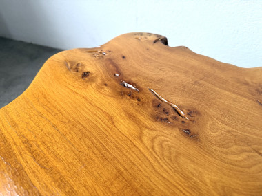 Table basse "forme libre" en orme massif, vue 13
