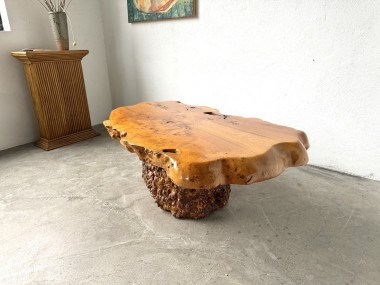 Table basse "forme libre" en orme massif, vue 15