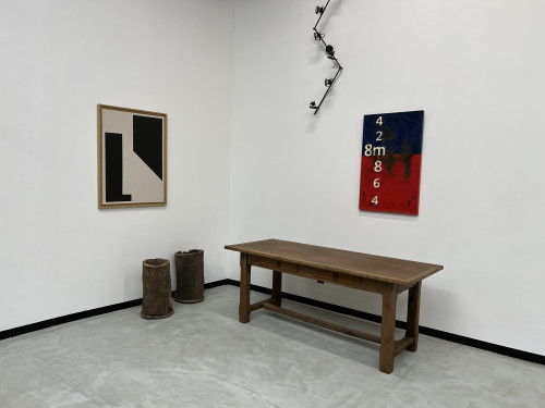 Table de ferme des années 50 en chêne et noyer, vue 3