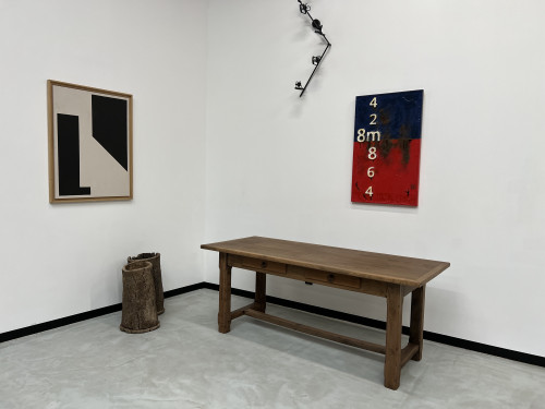 Table de ferme des années 50 en chêne et noyer, vue 4