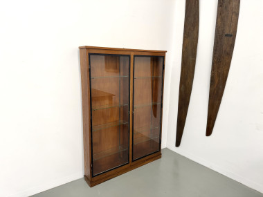 Vitrine de présentation murale Siegel Paris – Chêne & Verre – 1950, vue 1