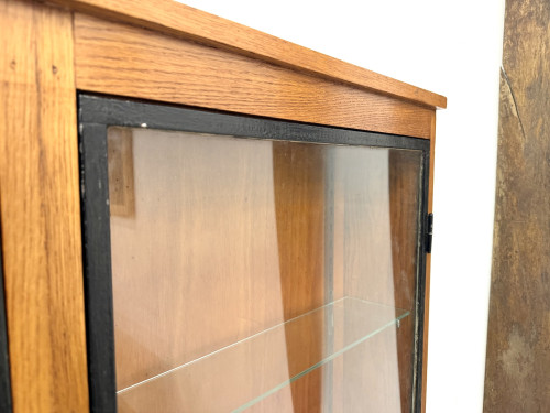 Vitrine de présentation murale Siegel Paris – Chêne & Verre – 1950, vue 8