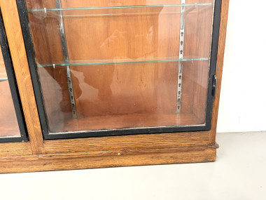 Vitrine de présentation murale Siegel Paris – Chêne & Verre – 1950, vue 10