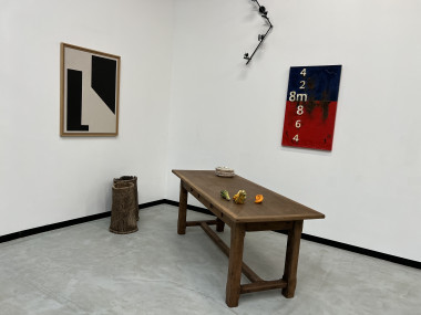 Table de ferme des années 50 en chêne et noyer, vue 27