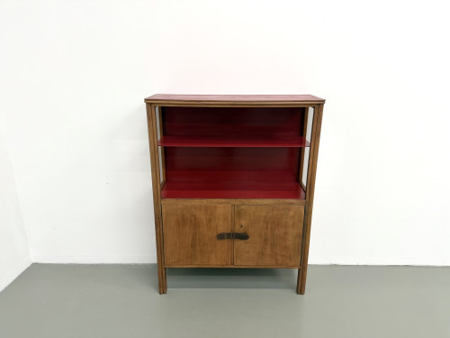 Bibliothèque moderniste brésilienne des années 50 en bois exotique et laque rouge, vue 3