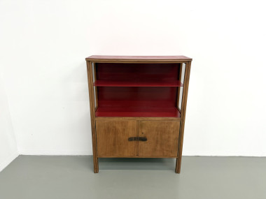Bibliothèque moderniste brésilienne des années 50 en bois exotique et laque rouge, vue 3