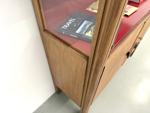 Bibliothèque moderniste brésilienne des années 50 en bois exotique et laque rouge, vue 12