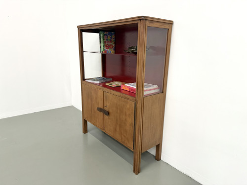 Bibliothèque moderniste brésilienne des années 50 en bois exotique et laque rouge, vue 26