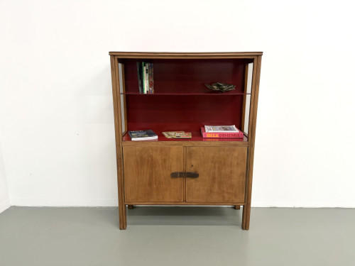 Bibliothèque moderniste brésilienne des années 50 en bois exotique et laque rouge, vue 30