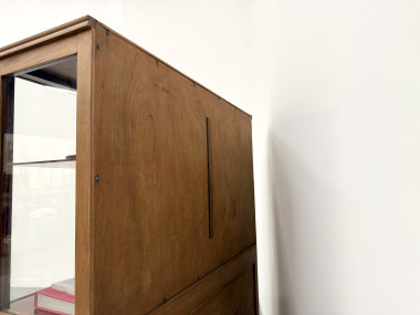 Bibliothèque moderniste brésilienne des années 50 en bois exotique et laque rouge, vue 33