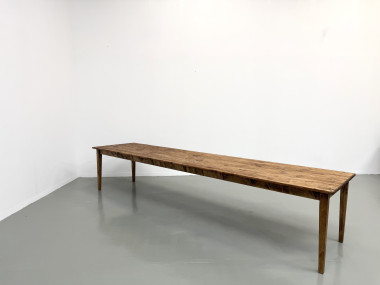 Grande table de ferme XXL en pin massif et pieds fuseaux années 50, vue 25