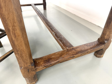 Table de ferme française authentique de 1890 en chêne massif à deux tiroirs, vue 24