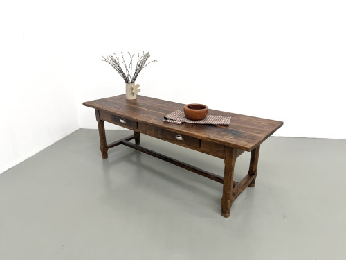 Table de ferme française authentique de 1890 en chêne massif à deux tiroirs, vue 29