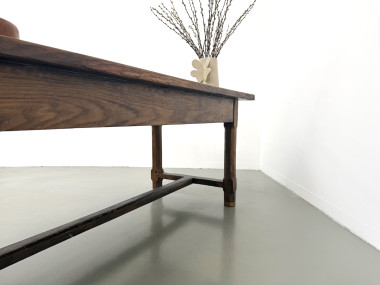 Table de ferme française authentique de 1890 en chêne massif à deux tiroirs, vue 32