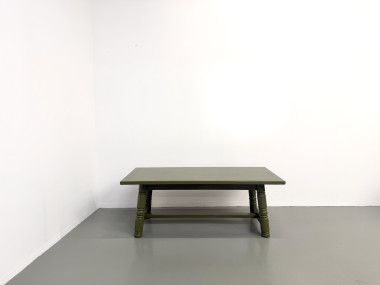 Table à manger laquée vert olive glossy — DLG Georges Robert, Circa 1970, vue 1