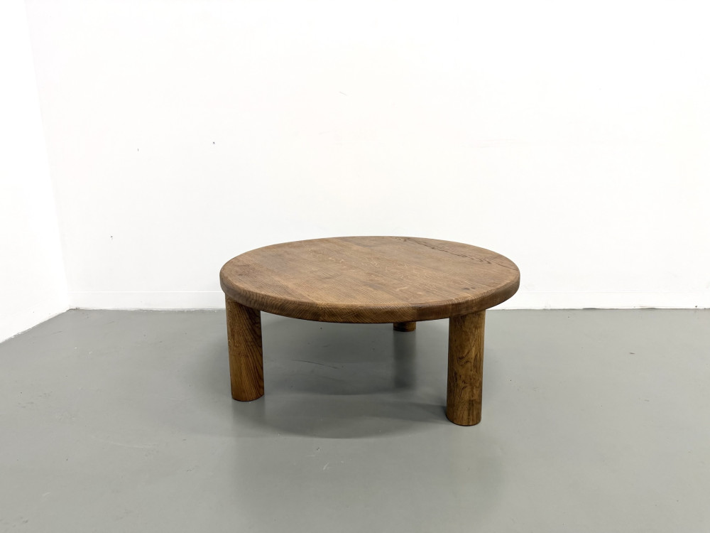 Table basse moderniste tripode en chêne massif, DLG Perriand, Chapo, années 50, vue 1