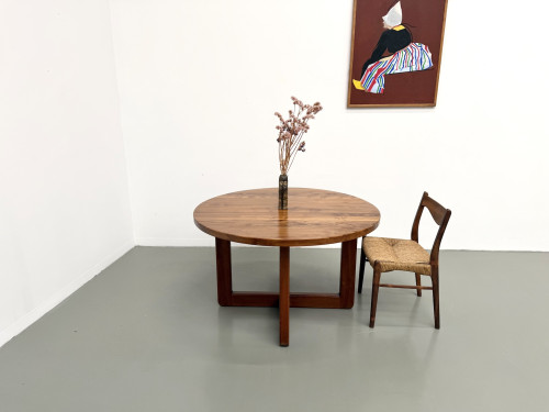 Table ronde moderniste en orme massif, piètement croisé, DLG Perriand, Chapo, années 50-60, vue 1