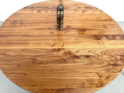Table ronde moderniste en orme massif, piètement croisé, DLG Perriand, Chapo, années 50-60, vue 7