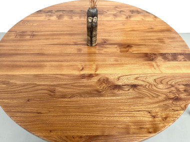 Table ronde moderniste en orme massif, piètement croisé, DLG Perriand, Chapo, années 50-60, vue 7