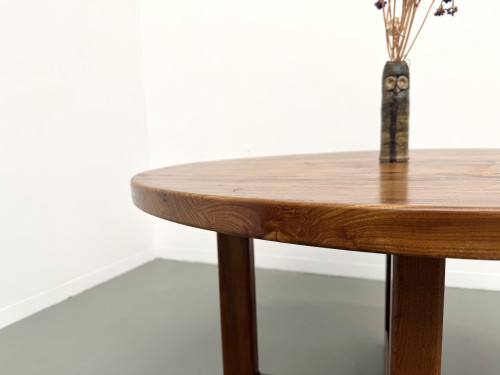 Table ronde moderniste en orme massif, piètement croisé, DLG Perriand, Chapo, années 50-60, vue 11